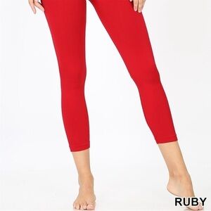 Zenana Seamless Capri Leggings